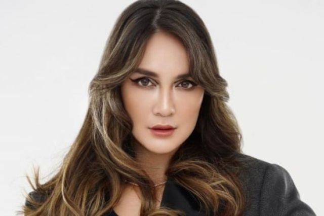 Melihat Bulan Lebih Dekat: Refleksiku terhadap Kisah Luna Maya